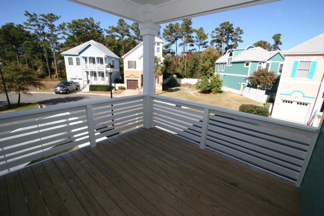 Collins Model Home – Devonshire Place at Bermuda Bay in Kill Devil Hills, NC, Outer Banks Renovation & Construction Outer Banks Renovation & Construction Modern balcony, veranda & terrace