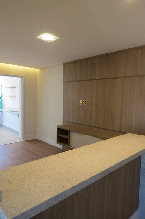 APARTAMENTO VILA MARIANA, In.home In.home Soggiorno moderno MDF