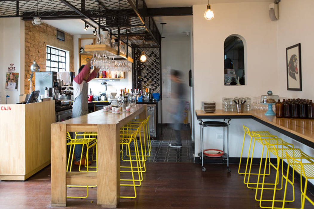 BAR STOOLS Guzman Studio Comedores de estilo moderno Sillas y bancos