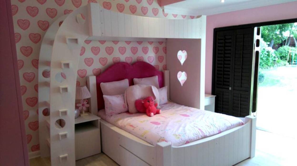 Completed bedroom for young teenager girl CKW Lifestyle Associates PTY Ltd Nursery/kid’s room ٹھوس لکڑی Multicolored