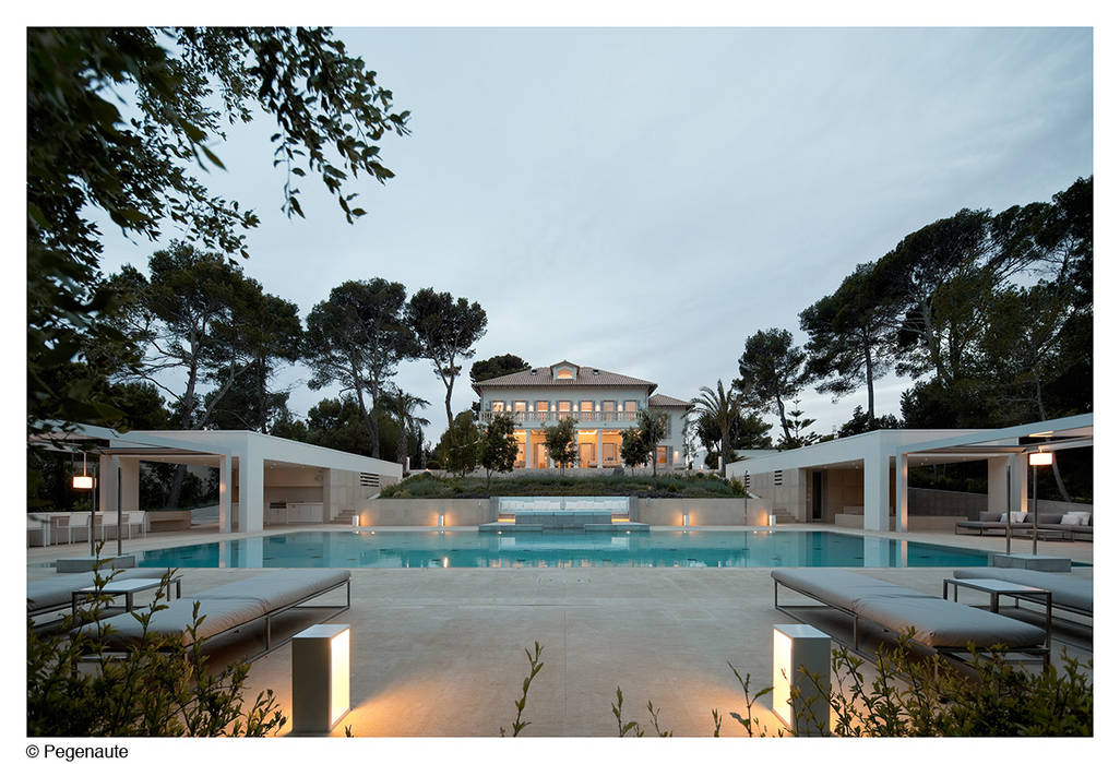 Refurbishment and extention of a single family house and swimming pool in Alcudia, Tono Vila Architecture & Design Tono Vila Architecture & Design Modern Pool