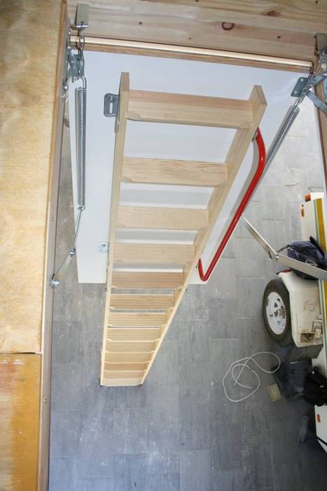 Folding ladder and storage floor, Loftspace Loftspace Minimalist garage/shed