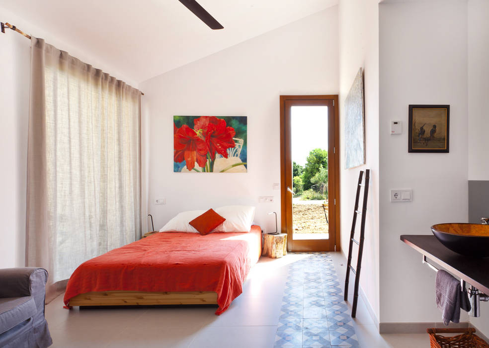 Single family house in Moscari, Tono Vila Architecture & Design Tono Vila Architecture & Design Modern Bedroom