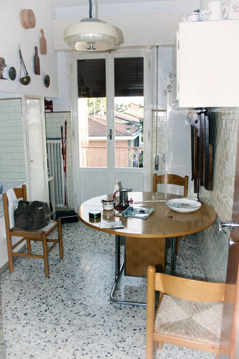 Ristrutturazione e arredo di un appartamento anni 50: cucina in ... Cucina stile anni 50