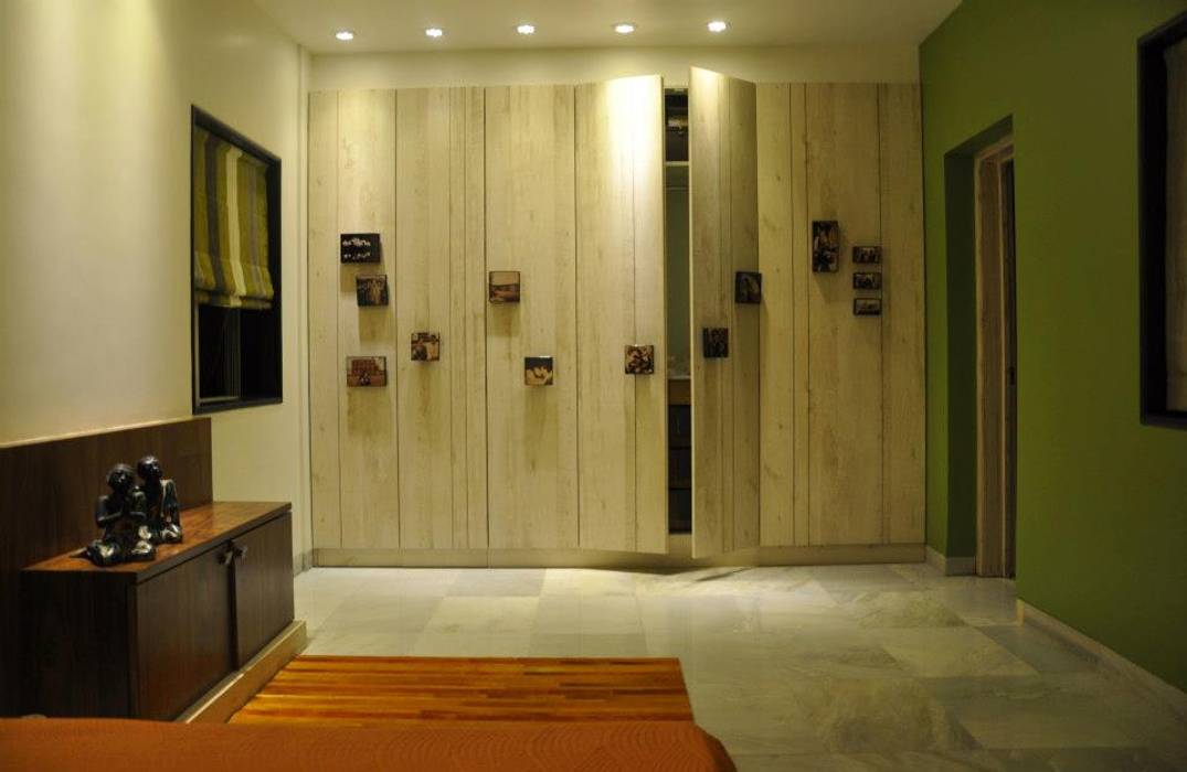 Mittal Residence, Colaba, Mumbai , Inscape Designers Inscape Designers Eclectic style bedroom Door,Picture frame,Wood,Fixture,Building,Interior design,Flooring,Floor,Home door,Hardwood