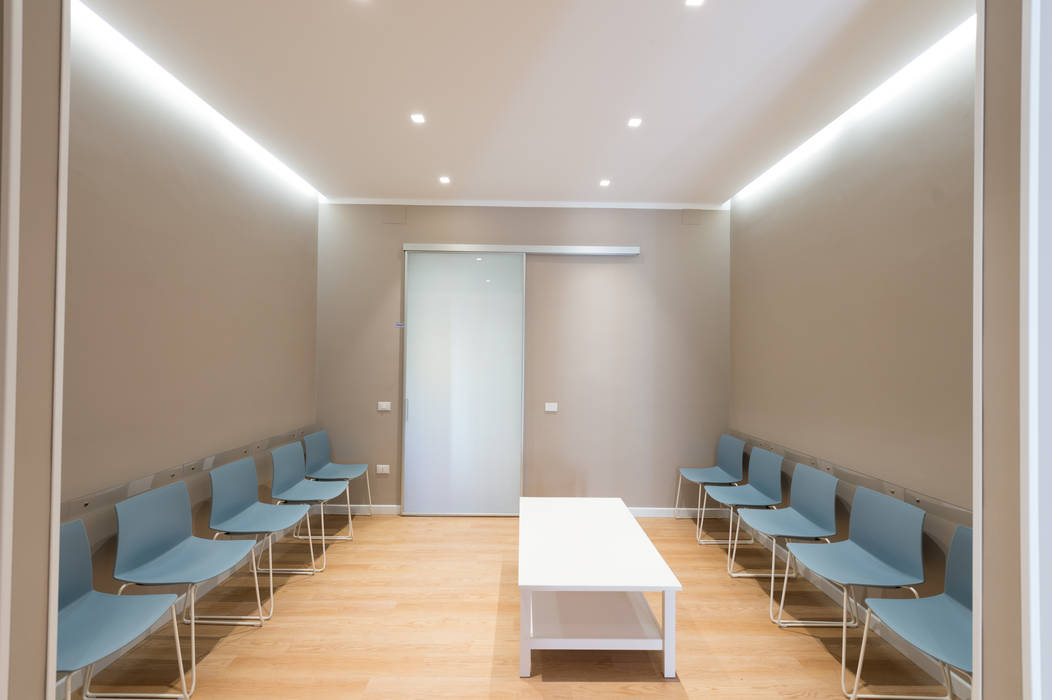 ADI ambulatorio odontoiatrico, Giuseppina PIZZO Giuseppina PIZZO Commercial spaces Clinics