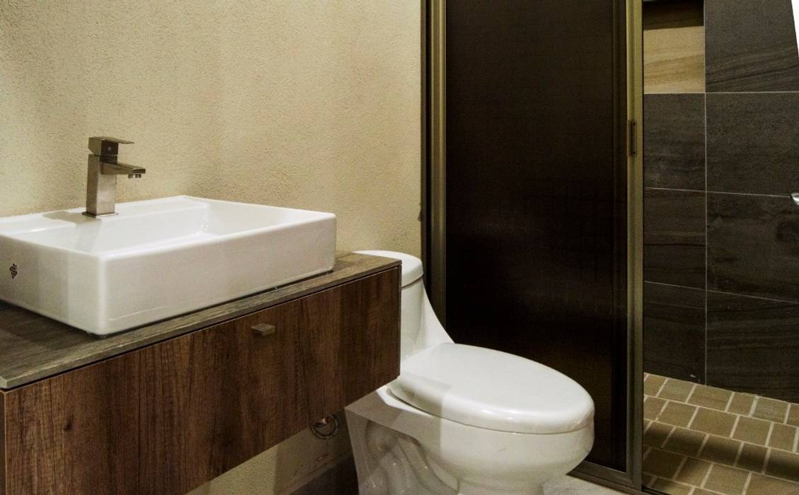 現代浴室設計點子、靈感&圖片 根據 MOVE Arquitectos 現代風