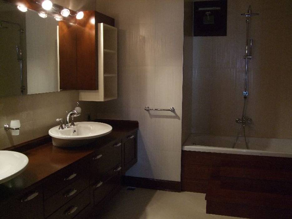 Ataköy Konakları, Öykü İç Mimarlık Öykü İç Mimarlık Classic style bathrooms