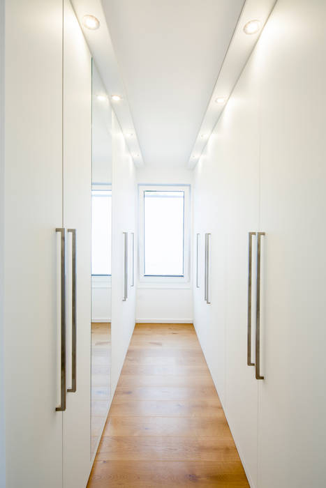 Ankleide Ferreira | Verfürth Architekten Moderne Ankleidezimmer MDF