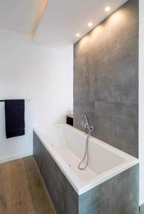Haus P, Ferreira | Verfürth Architekten Ferreira | Verfürth Architekten 現代浴室設計點子、靈感&圖片