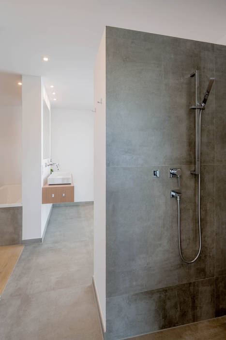 Haus P, Ferreira | Verfürth Architekten Ferreira | Verfürth Architekten 現代浴室設計點子、靈感&圖片