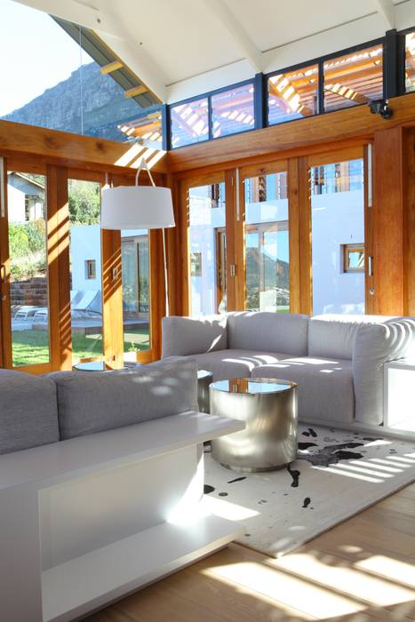 Hout Bay House , M&M Designs M&M Designs Modern living room
