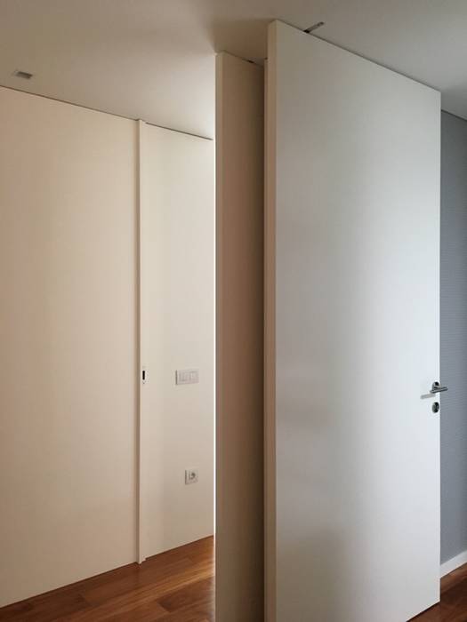 Room entry KUUK Janelas e portas modernas Madeira Acabamento em madeira