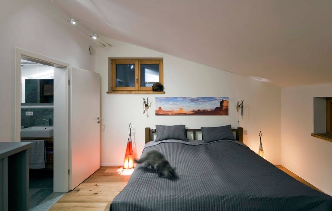 Harley Davidson zu Hause, w. raum Architektur + Innenarchitektur w. raum Architektur + Innenarchitektur Eclectic style bedroom