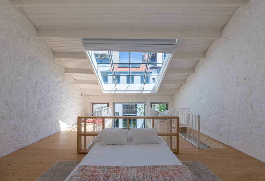 LSC, a*l - alexandre loureiro arquitectos a*l - alexandre loureiro arquitectos Bedroom