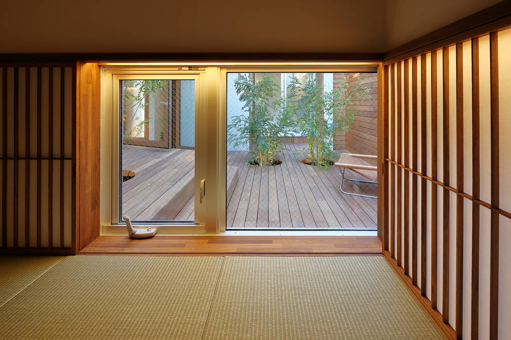 奥沢の家, アトリエ スピノザ アトリエ スピノザ Asian style window and door Wood Wood effect