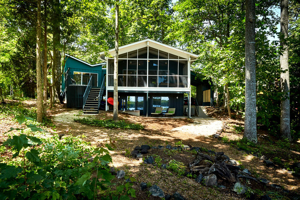 Lake House, KUBE architecture KUBE architecture Moderne huizen