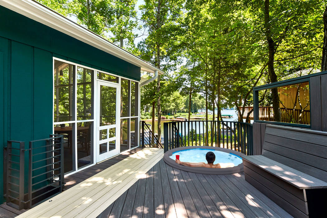 Lake House, KUBE architecture KUBE architecture Modern balcony, veranda & terrace