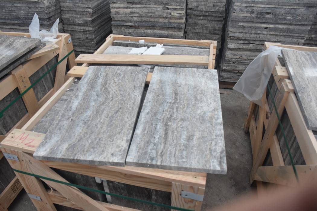 SILVER TRAVERTINE, VEINCUT, Fade Marble & Travertine Fade Marble & Travertine 모던스타일 벽지 & 바닥 대리석