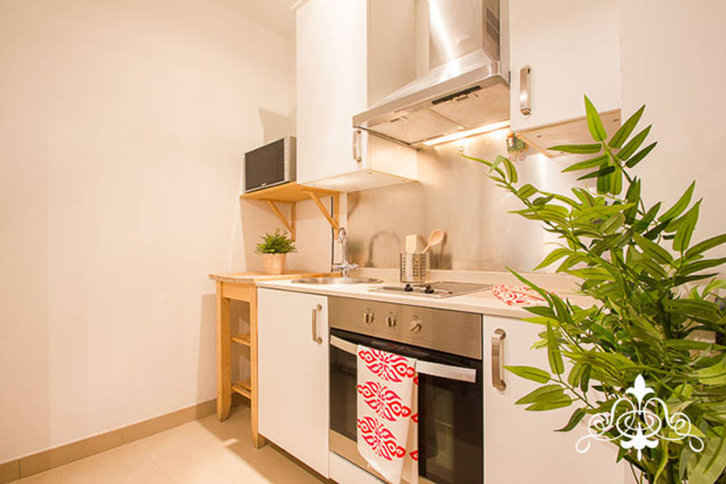 HOME STAGING EN PASSATGE VILARET, BARCELONA, Espai Interior Home Staging Espai Interior Home Staging Кухня