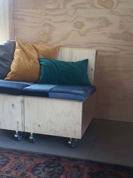 Innovation Lab element sofa Studio Mind Bedrijfsruimten Hout Hout sofa,elementen,patchwork,denim,industrial,industrieel,ontwerp,underlayment,studiomind,infosupport,kantoor,vergaderkamer,Kantoorgebouwen