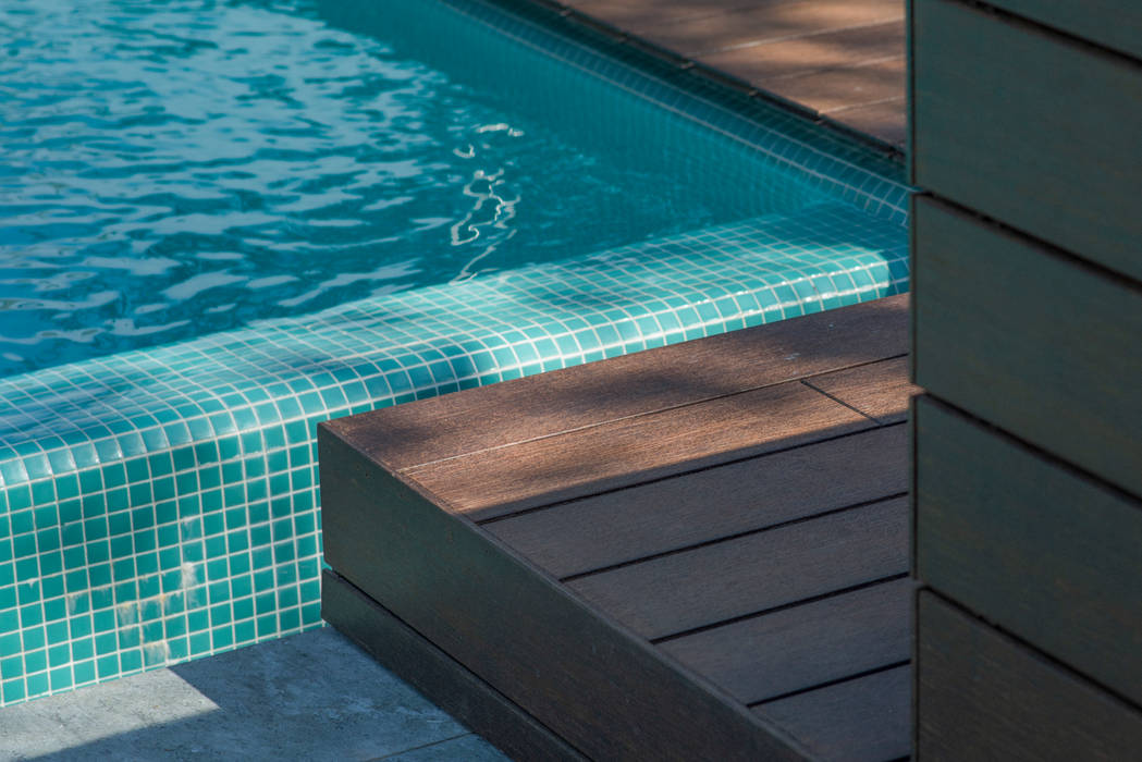 Piscina 1 2 3 AGi architects arquitectos y diseñadores en Madrid Piscinas de jardín Madera Acabado en madera piscina,piscina de jardín,piscina de exterior,madera,exterior de madera,suelo de madera,exterior