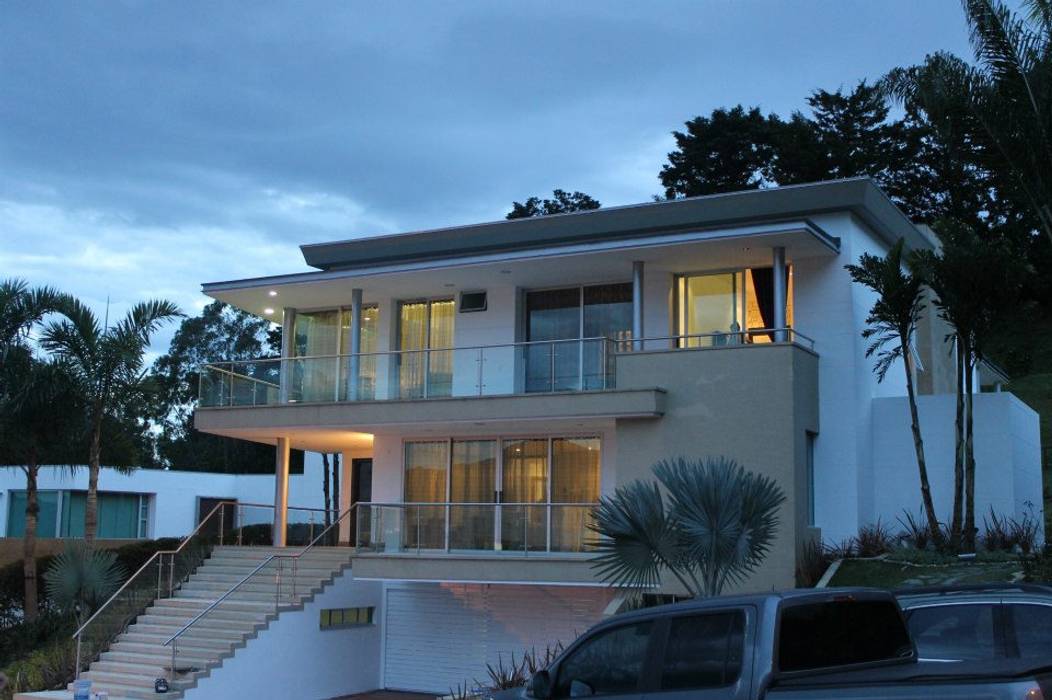 CASA ALAMOS, IngeniARQ IngeniARQ Modern Houses