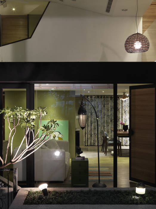 小小的森屋, 賀澤室內設計 HOZO_interior_design 賀澤室內設計 HOZO_interior_design Ausgefallene Fenster & Türen