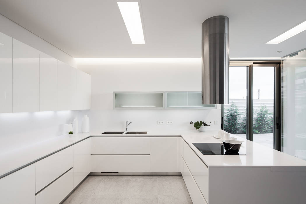 Surrounded by design, FABRI FABRI Minimalist kitchen