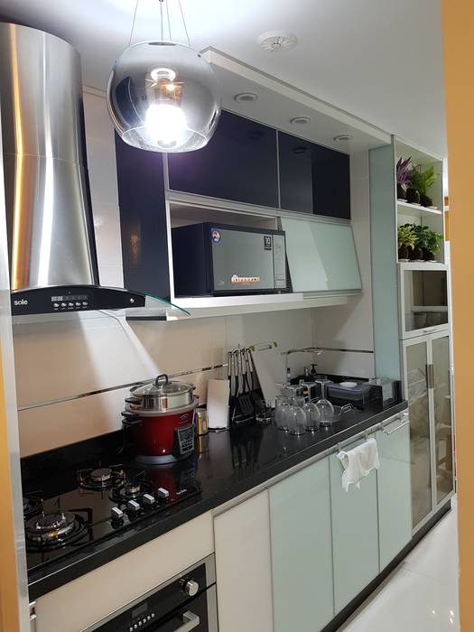 Departamento 87 m2 San Miguel - Lima, Raúl Zamora Raúl Zamora Modern kitchen Cabinets & shelves