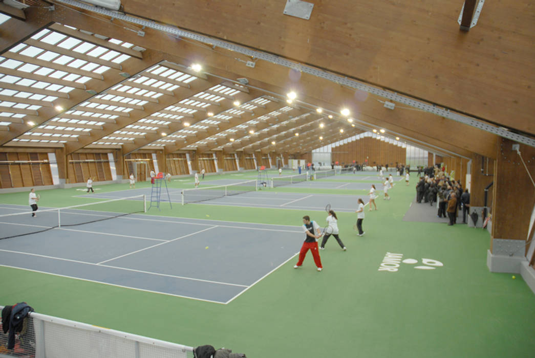 INSTITUTO DO DESPORTO DE PORTUGAL - Complexo Desportivo do Jamor - Centro de Alto Rendimento de Ténis, Jorge Lopes, LABORATÓRIO DE ARQUITECTURA Jorge Lopes, LABORATÓRIO DE ARQUITECTURA 인더스트리얼 피트니스 룸 우드 우드 그레인