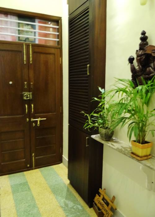 Door Core Design Classic style windows & doors Plant,Property,Flowerpot,Green,Houseplant,Door,Wood,Building,Fixture,Yellow