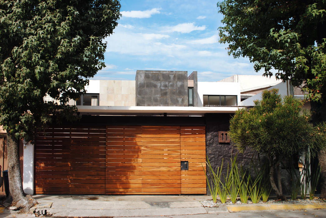 5. ECHEGARAY, TARE arquitectos TARE arquitectos Modern houses