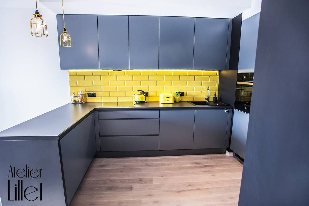 Realizacja kuchni z żółtym akcentem, Pracownia projektowa Atelier Lillet Pracownia projektowa Atelier Lillet Modern Kitchen