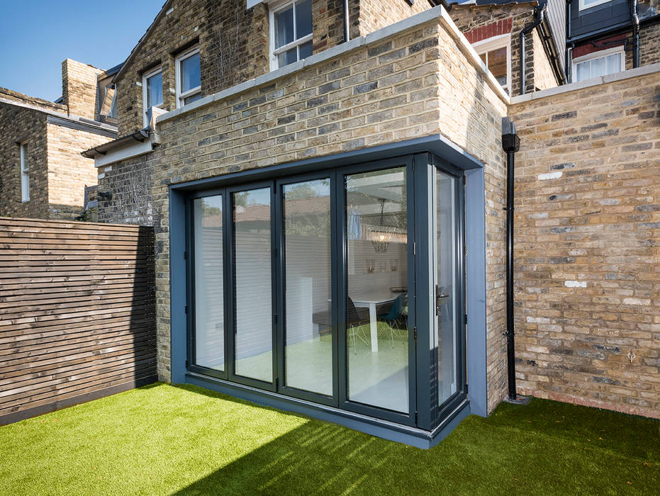 Exterior extension lead a laboratory thermometer