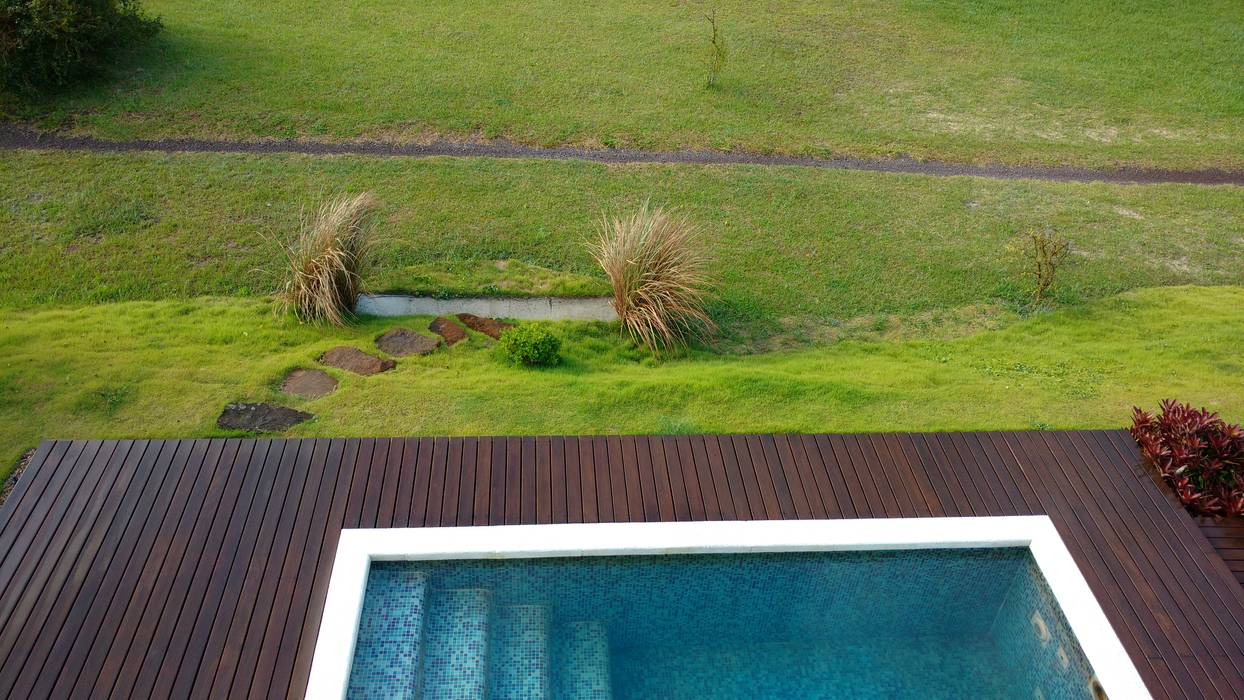 homify Piscinas modernas