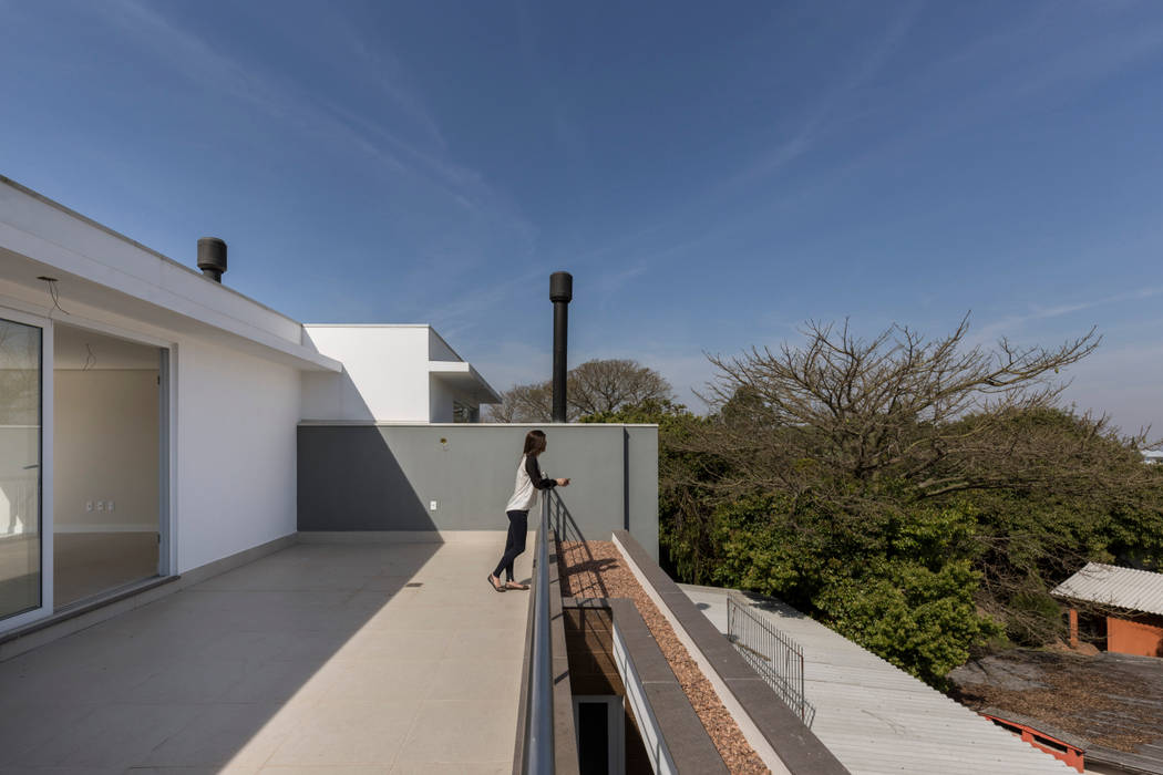 Condomínio Caeté, K+S arquitetos associados K+S arquitetos associados Moderner Balkon, Veranda & Terrasse