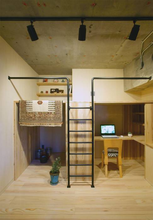 ハイサイはうす, A.A.TH ああす設計室 A.A.TH ああす設計室 Habitaciones para niños de estilo asiático Concreto Escritorios y sillas