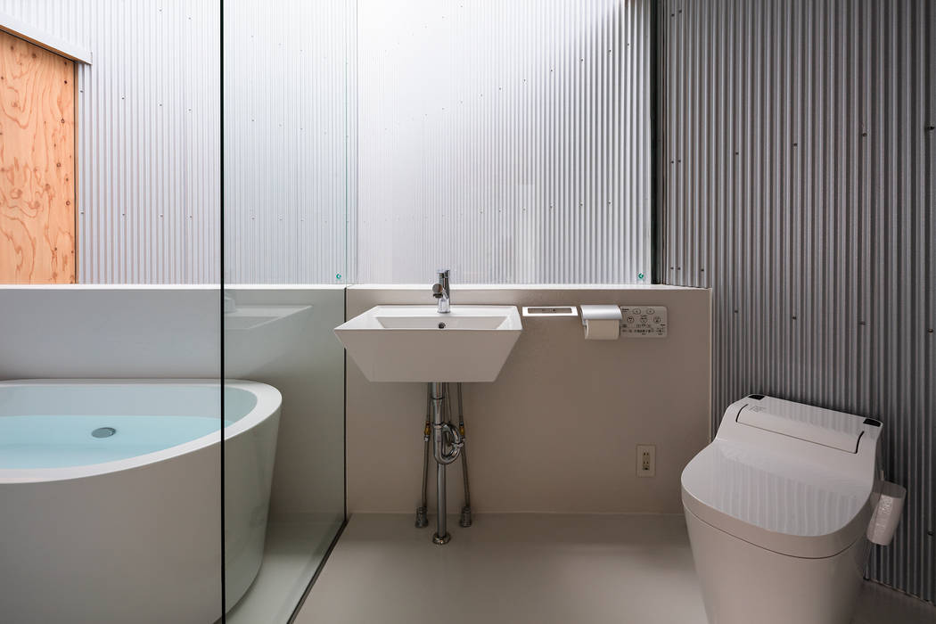 光溢れる水回り 建築設計事務所SAI工房 モダンスタイルの お風呂 棚