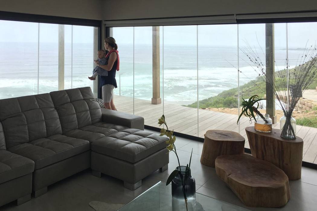 Brenton House Living room 01 XO Architects Inc. Living room Glass house,sergio nunes,renovation,sea views