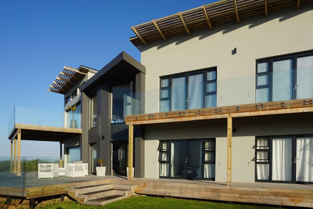 Brenton Housr main entrance XO Architects Inc. Modern houses Solid Wood Multicolored house,renovation,deck,sergio nunes