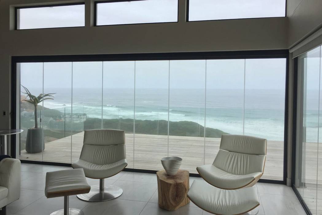 Brenton House living room 02 XO Architects Inc. Living room Glass glass facade,stacking doors,sea views,house