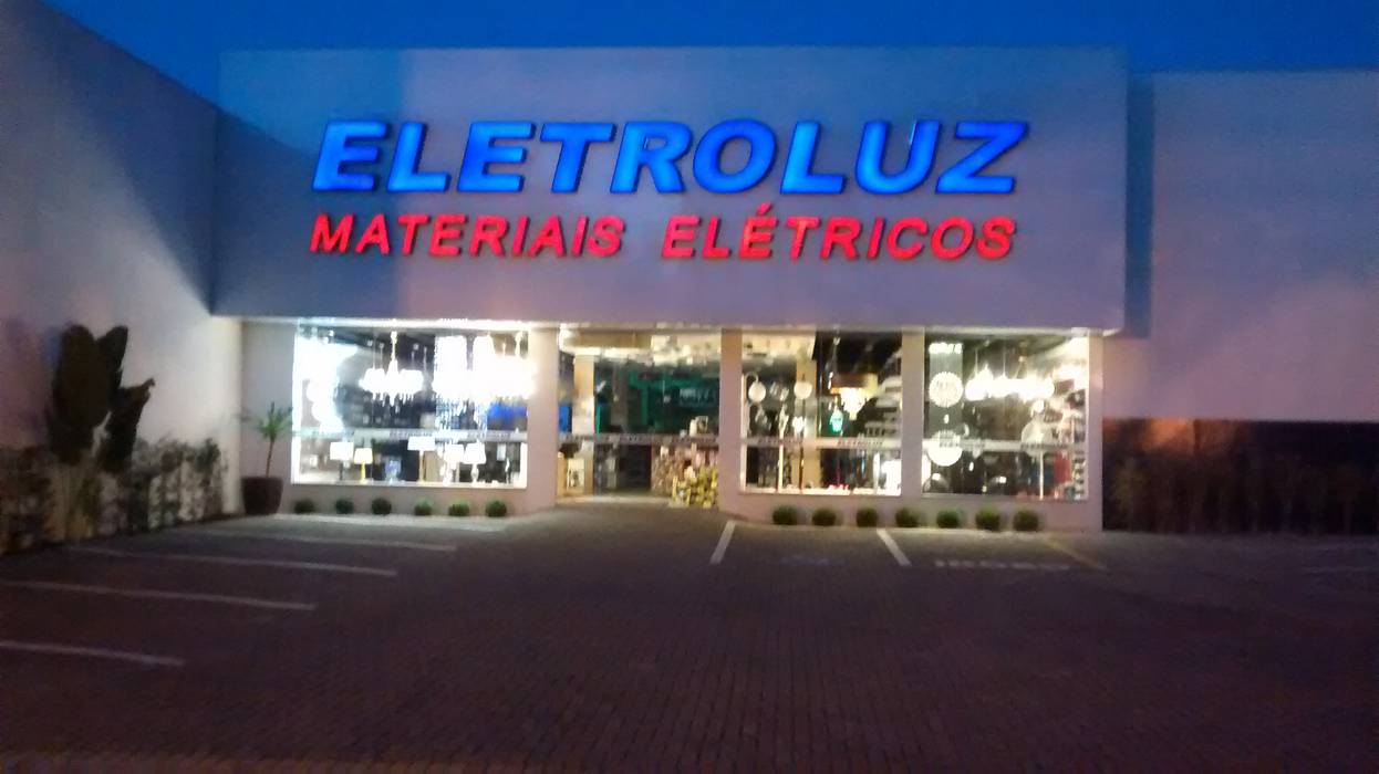 reparos em iluminações led Ventorini Instalações e Manutenções elétricas Espaços comerciais Edifícios comerciais