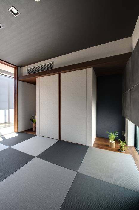 内に開かれた中庭のある暮らし, TERAJIMA ARCHITECTS／テラジマアーキテクツ TERAJIMA ARCHITECTS／テラジマアーキテクツ Modern style media rooms