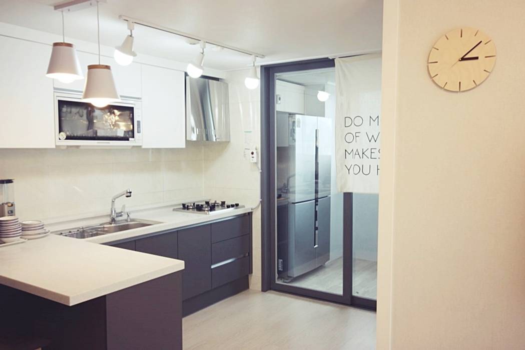 [홈라떼] 인천 24평 아파트 신혼집 홈스타일링 , homelatte homelatte Minimalist kitchen