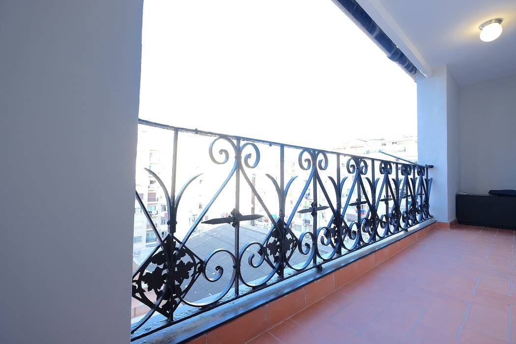 Balcon, terraza. GPA Gestión de Proyectos Arquitectónicos ]gpa[® Balcones y terrazas mediterráneos Hierro/Acero