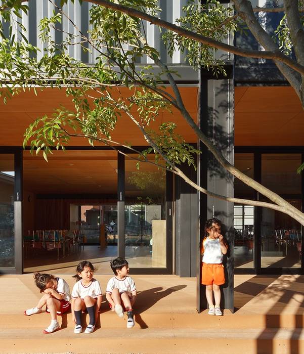 50-Year-Old Kindergarten Gets A Makeover With Shipping Containers, Prefabmarket.com Prefabmarket.com Modern Terrace Accessories & decoration