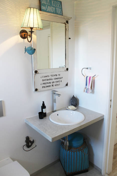 Um apartamento de Princesa, alma portuguesa alma portuguesa Rustic style bathrooms