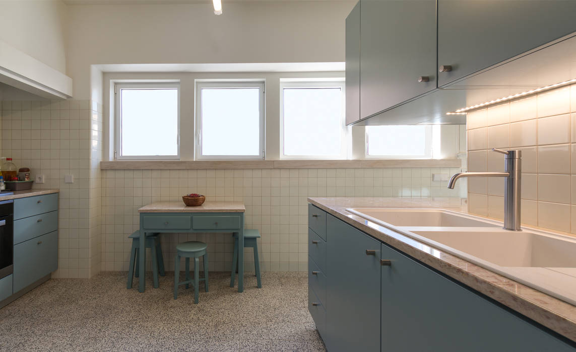 Cozinha por Helena Botelho Arquitectura