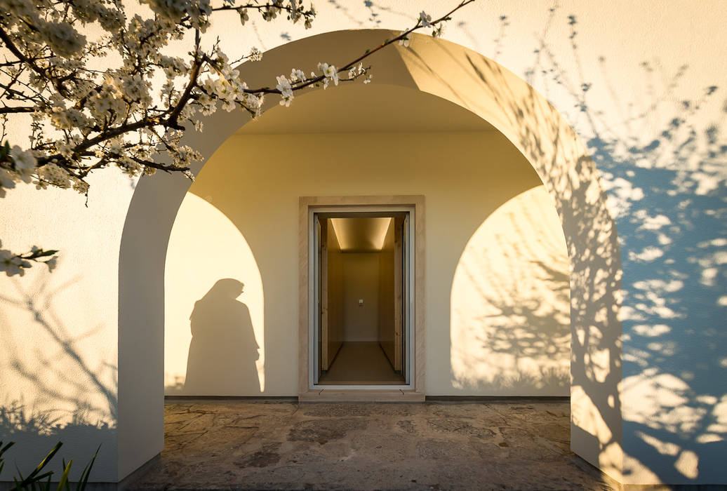 Entrada jardim por Helena Botelho Arquitectura